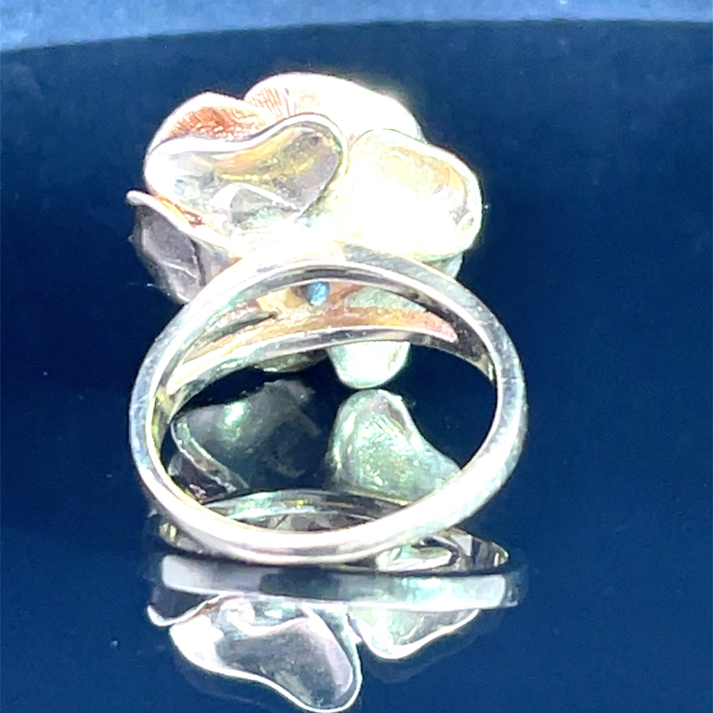 14 Karat Yellow Gold Rose Ring with purplish red Star Ruby