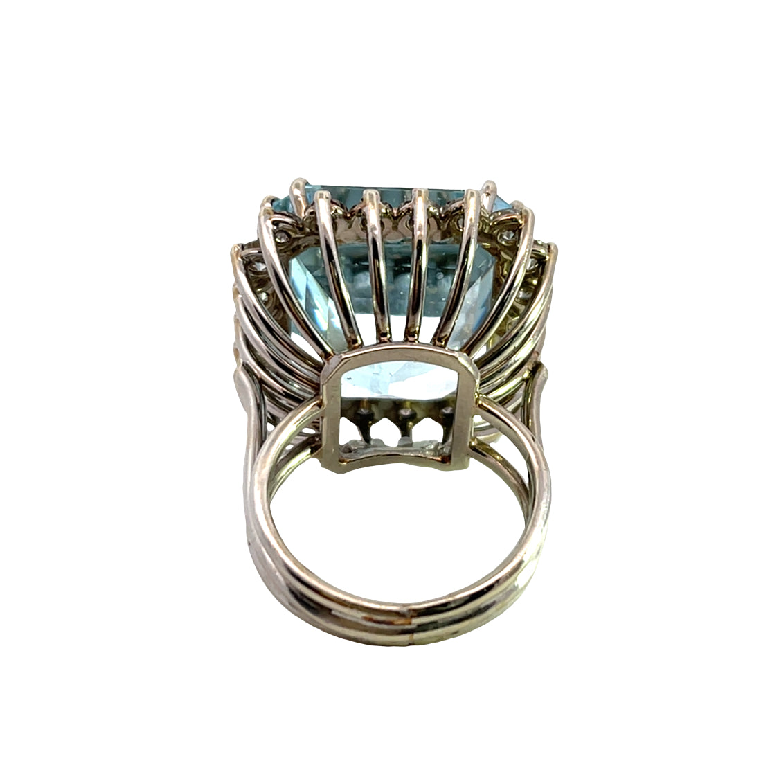 Modern 18K white gold, Aquamarine and diamond ring