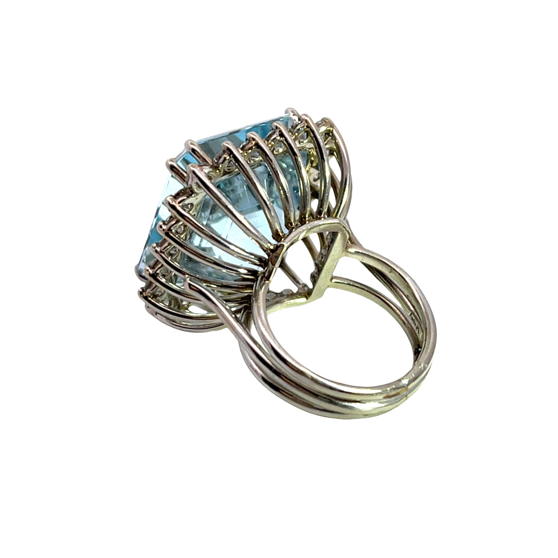 Modern 18K white gold, Aquamarine and diamond ring