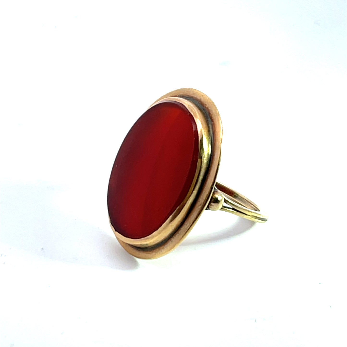 Victorian 14KY gold and carnelian oval ring