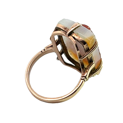 Victorian 9KY gold with a carved agate cameo portrait  ring