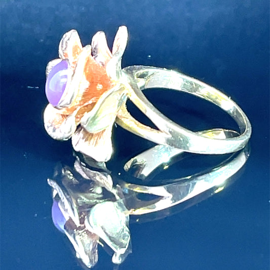 14 Karat Yellow Gold Rose Ring with purplish red Star Ruby