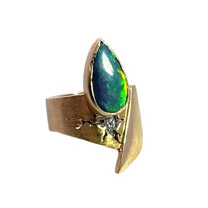 Modern 14KY gold, diamond and Lightning Ridge opal ring