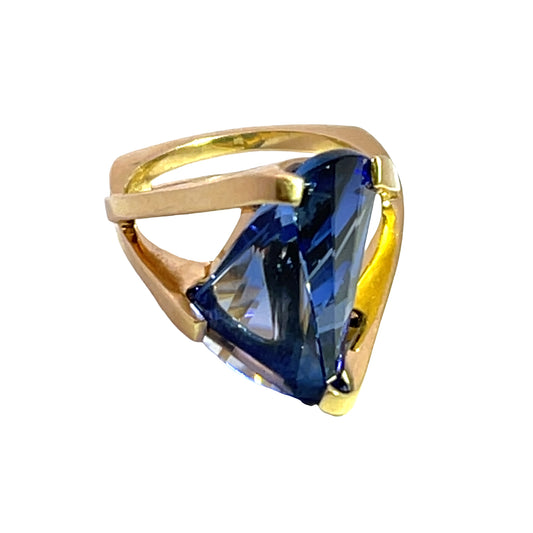 Modern 14KY gold Synthetic Sapphire ring