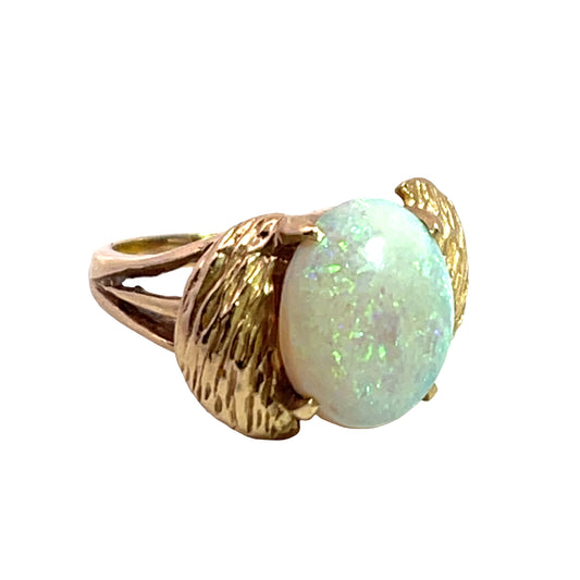 Modern 18KY gold and opal ring