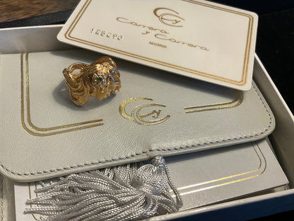 Modern 18KY gold, emerald and diamond Carrera y Carrera ring