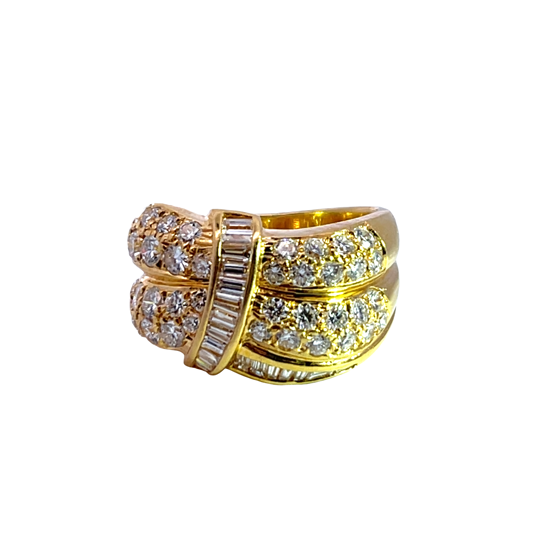 Modern 18KY gold, and diamond ring
