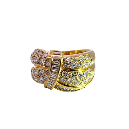 Modern 18KY gold, and diamond ring