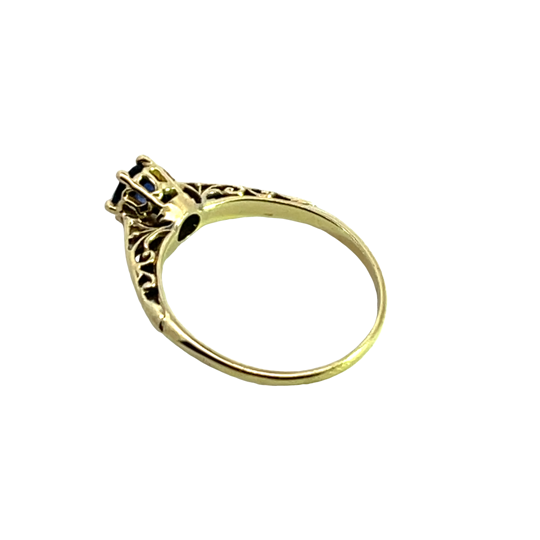 Modern 14KY gold blue sapphire ring